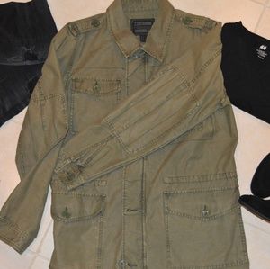 Men's Military lightweight jacket. Size Medium.